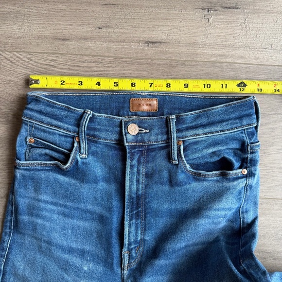 MOTHER High Waisted Runaway flare jeans - size 26 - distressed - Picture 5 of 15